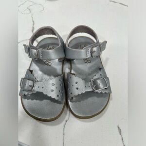 Sandals footmates size 6 silver